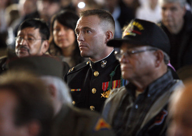 Students show vets support